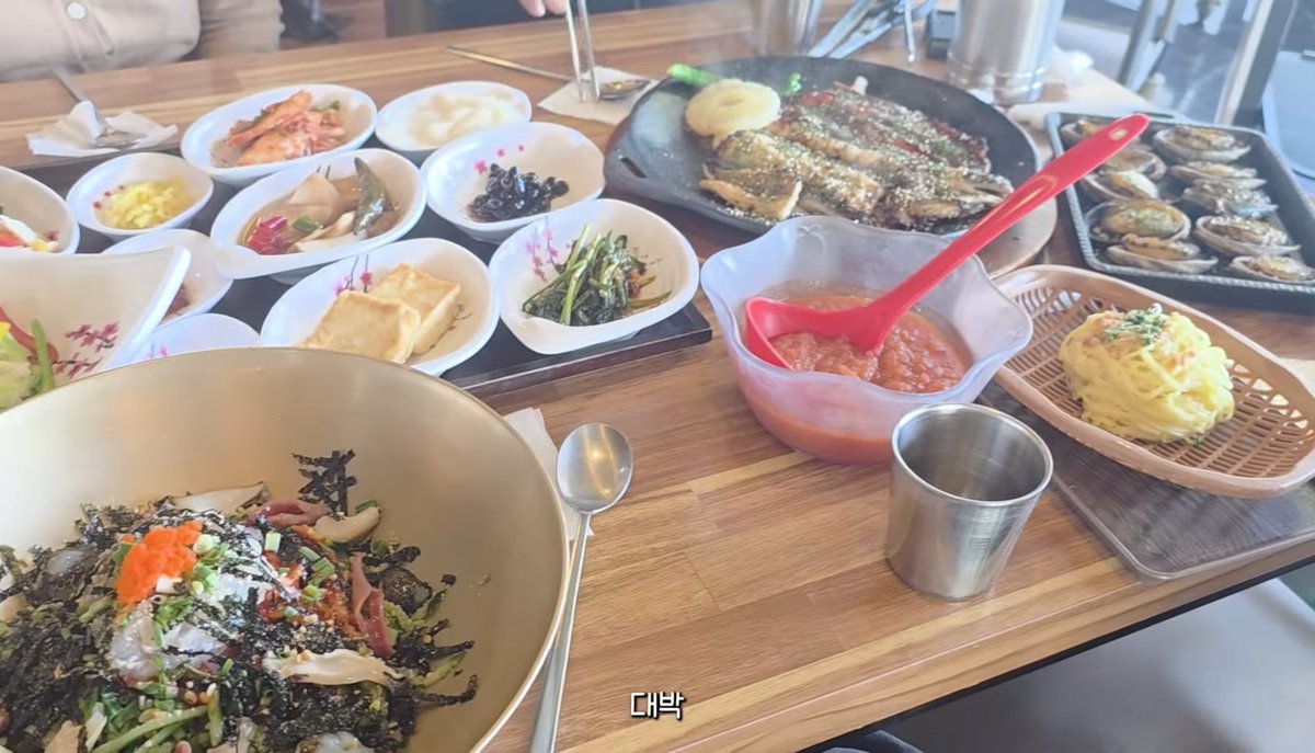 Sandoriz_sk's tweet photo. 🐣#산들아노래해 - 내 동생 스틴이🐶편 
 나중에 부산 여행 갈 때 들민수 하려고 올려두는 식당 정리🍴

▪️물회&amp;장어탕 먹은 집

📍명품물회 송도점
부산 서구 충무대로 130 2층 명품물회
https://t.co/0tO5ICsByA https://t.co/Ak8gf71cl8