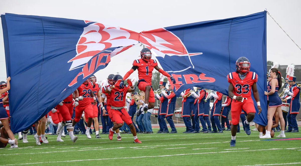 td15evans's tweet photo. After a great conversation with @Coach_Long12 I am very excited to receive an offer from @ShipFootball! #AnchorUp @5KeepitR_E_A_L @CoachEv6 @CoachGallardy @chadshenne @SVSQB https://t.co/xe0fMEfKjU