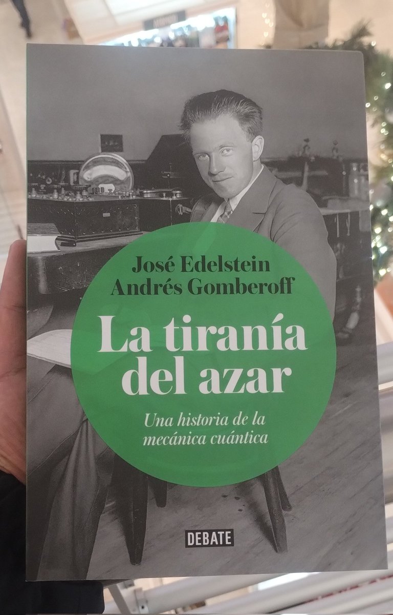 OzzTrantor's tweet photo. @joseedelstein ya lo tenemos en librerías de México, espero en un futuro no muy lejano tener la oportunidad de que me firme alguno de sus libros, saludos https://t.co/465IcXccA3
