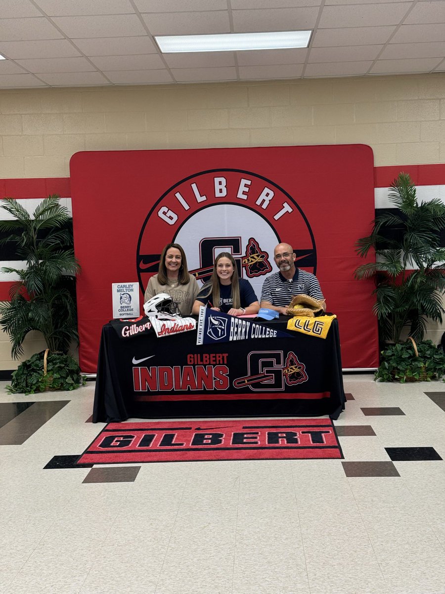 carleymelton26's tweet photo. Next stop @BerrySoftball ✍️✍️✍️!!!!! 
@coachmere_16 @rebeccamurray_ @GHSIndiansSB https://t.co/cf7ZDd40bS