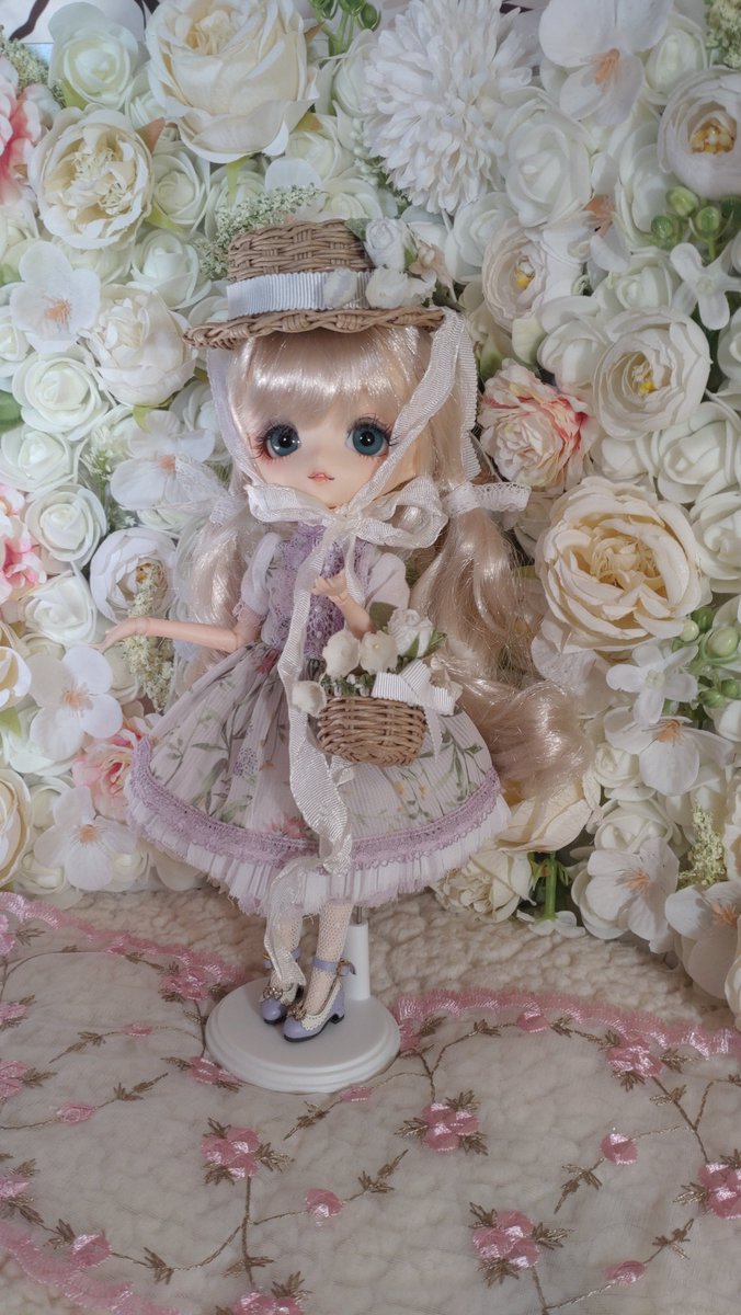 onchocerca_966's tweet photo. こちらも夏から寝かせてました、、、!
ふんわりした透け感のある生地と裾がかわいー!
色々小物も合わせてみました
いすずに似合うね!かわいいね!
ワンピース(#tinycountry)様
ショール(#こまひな制作室)様
#Harmoniabloom
#ハルモニアブルーム https://t.co/9nYwEQhZlZ