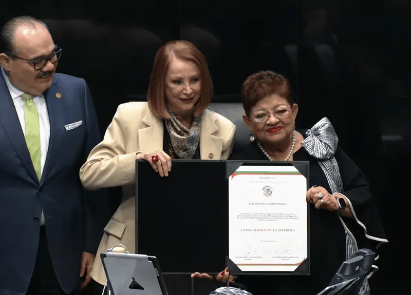#México <a href="/senadomexicano/">Senado de México</a>  confirma mayoría a <a href="/ErnestinaGodoy_/">Ernestina Godoy Ramos</a> como titular de la <a href="/FGRMexico/">FGR México</a> 

Con 97 votos a favor, 19 en contra y 11 nulos, el Senado de la República ratificó a Ernestina Godoy Ramos como nueva fiscal general de la Fiscalía General de la República (FGR), en