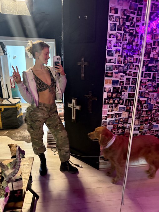 DylanDylan29979's tweet image. 30min 50
1h100
2h150
3h200
4h300
Nuit 450
Weekend 650
Photos personnalisés  20
Vidéo  personnalisés  20
très amusante, je suis sans tabou
NB: plan a 3 dispo 
Je prends bien l&apos;espèce mais pour mes premiers rendez-vous je prends mes sous