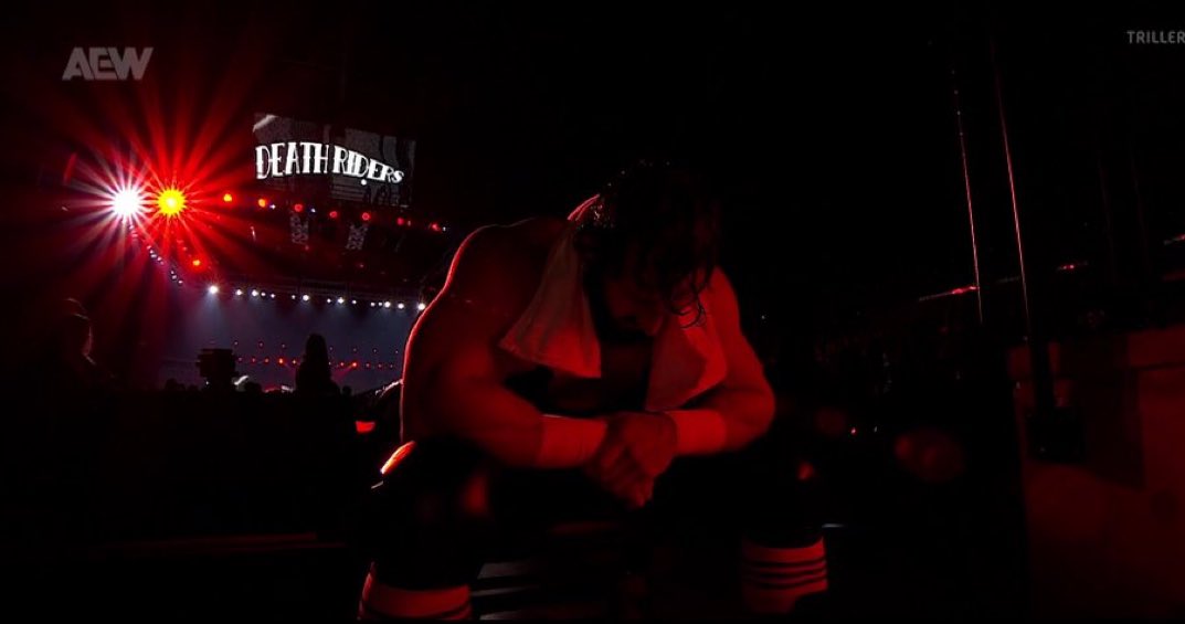 PAC’s entrance is cold man 🔥 

#AEWDynamite