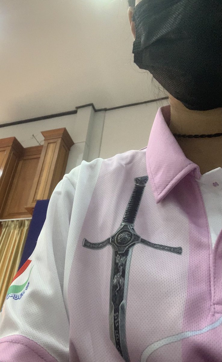 darinyamaken's tweet photo. yup i wore the wrong dress kya https://t.co/tqqxKCagdv