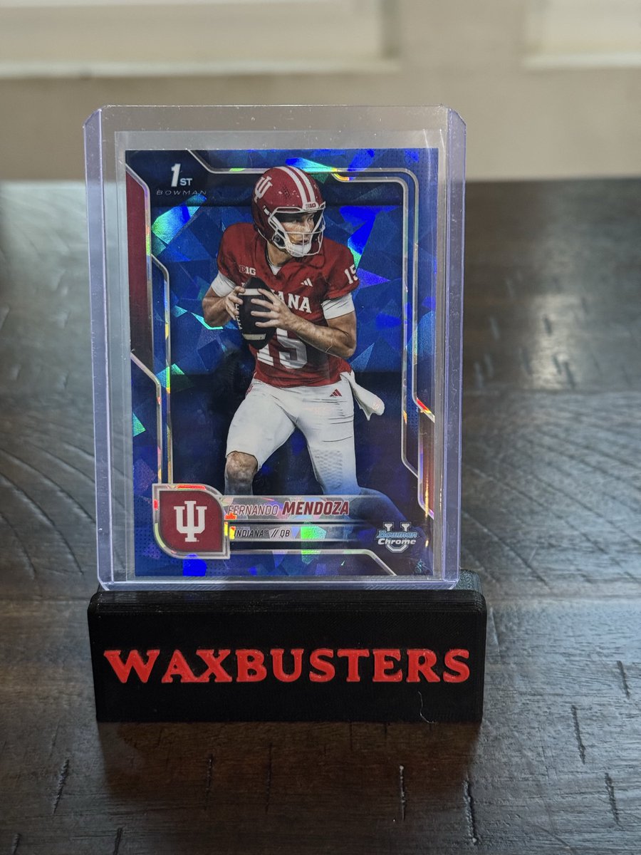 Wax_Busters's tweet photo. Just opened the most UNREAL box of 2025 Bowman Chrome U Sapphire Edition! @Topps @CardPurchaser #Hoosiers #thehobby #cardsofx https://t.co/L4BLqFcOE6