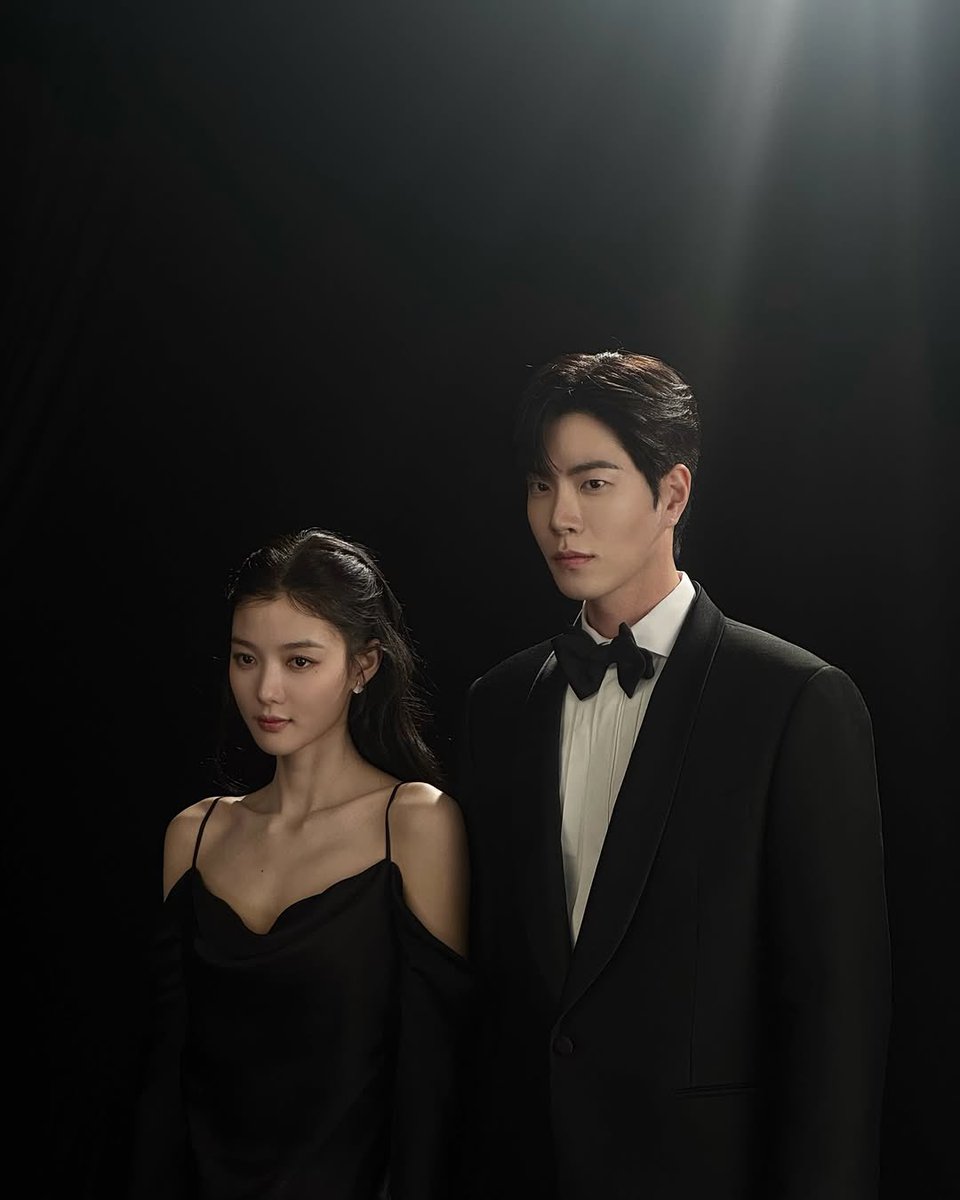 kdrama_menfess's tweet photo. •kdm• 🔥 Dear X ⚠️

GUYS LOOK AT MAMAH PAPAH KITA 🤩 terlihat sangat harmonis 🤩💀

https://t.co/gG2q2uC7P1
