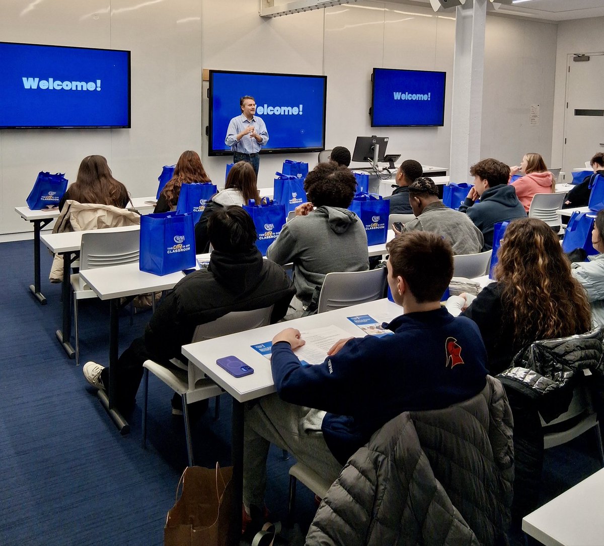 HenryTiffinTO's tweet photo. Had a great day with @GBCollege @MLSEFoundation and @Raptors learning about career opportunities in sport. A special thank you to Professor Peter Widdis for taking the time to speak to us.

#shsm #raptors https://t.co/jpImlY56vP