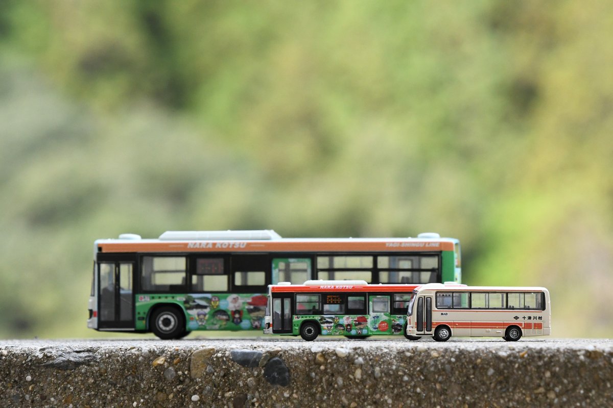 バス・ドスト 職員たちが嬉々として撮影会をしておりました…！ この冬も奈良交通八木