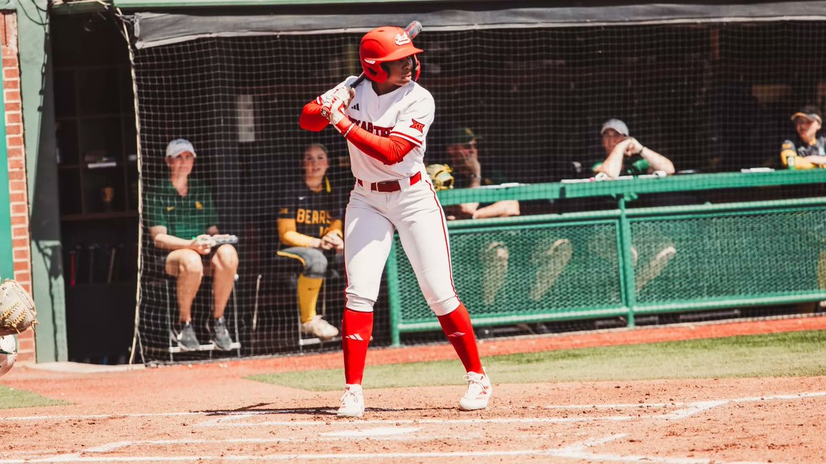 D1Softball's tweet photo. “Alana had the best fall of anybody here."

Gerry Glasco described Alana Johnson's fall stats as ridiculous.

@__lanaaj x @TexasTechSB 

Read the Texas Tech Fall Report👇
🔗 https://t.co/KB1KG8OsG3 https://t.co/XLCuYAq5KQ