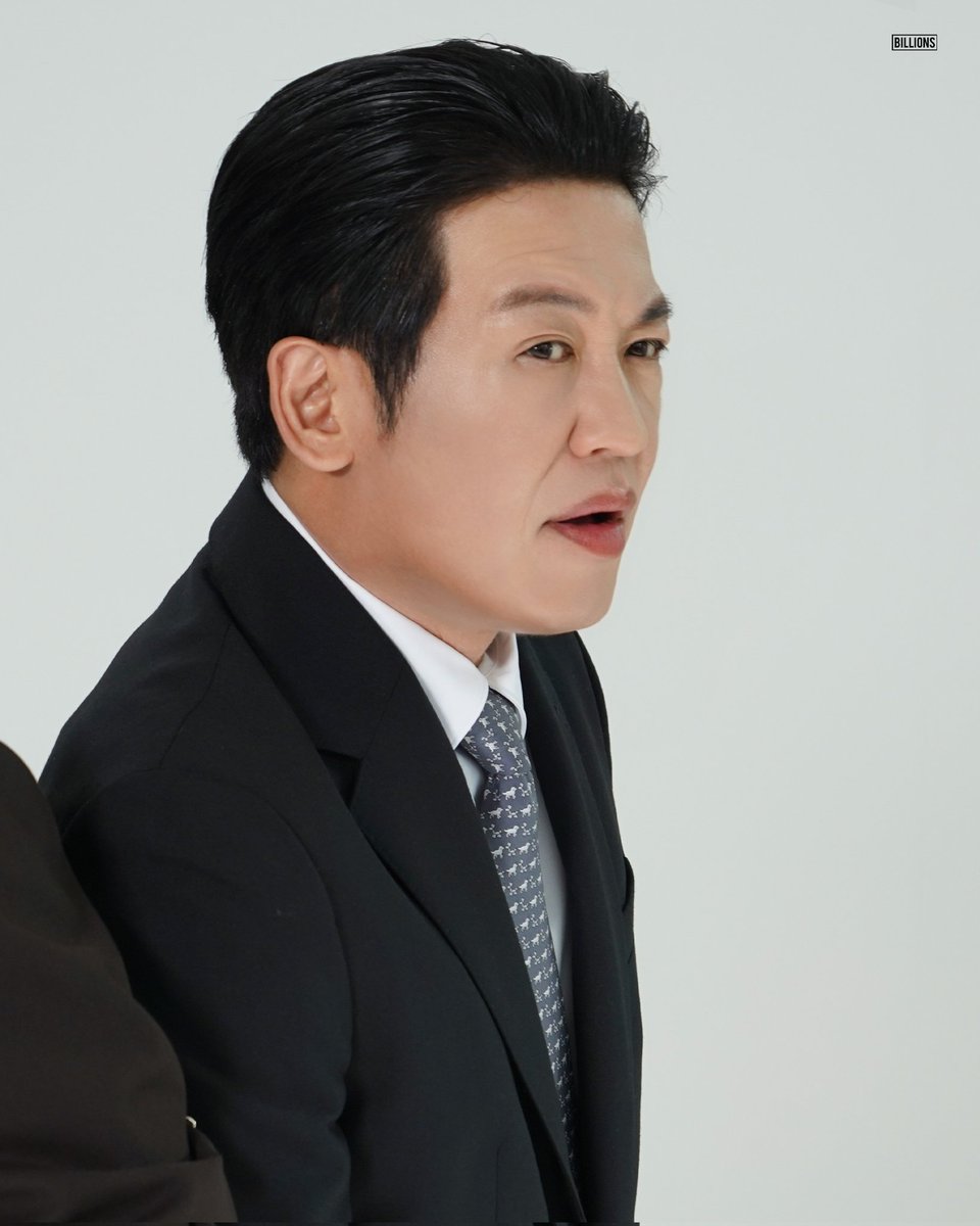 BILLIONS_ent_'s tweet image. [💌] #허성태
⠀
절찬 상영 중인 &amp;lt;정보원&amp;gt;
'오남혁'으로 변신했던 포스터 촬영 현장💕
⠀
&amp;lt;영화 &amp;lt;정보원&amp;gt; 포스터 촬영 현장 비하인드&amp;gt;
지금 공개합니다!📸
⠀
🔗 blog.naver.com/billions_offic…
⠀
#HEOSUNGTAE
#영화 #정보원 #TheInformant
#빌리언스 #BILLIONS