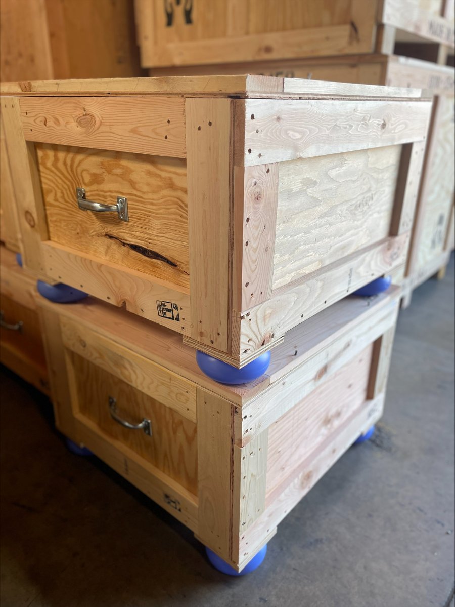 LarsonPackaging's tweet image. We can design and fabricate a crate for any application. This crate features a slide out drawer with handle. 

Learn more about crates here: bit.ly/4cBwGcf 

#PackagingInnovation #ShippingSolutions #ProductProtection
