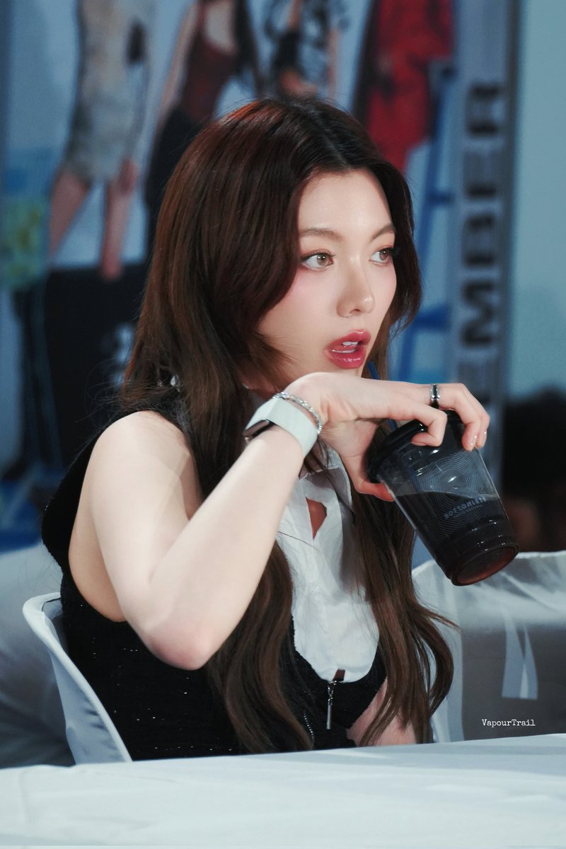 VapourTrail tweet media