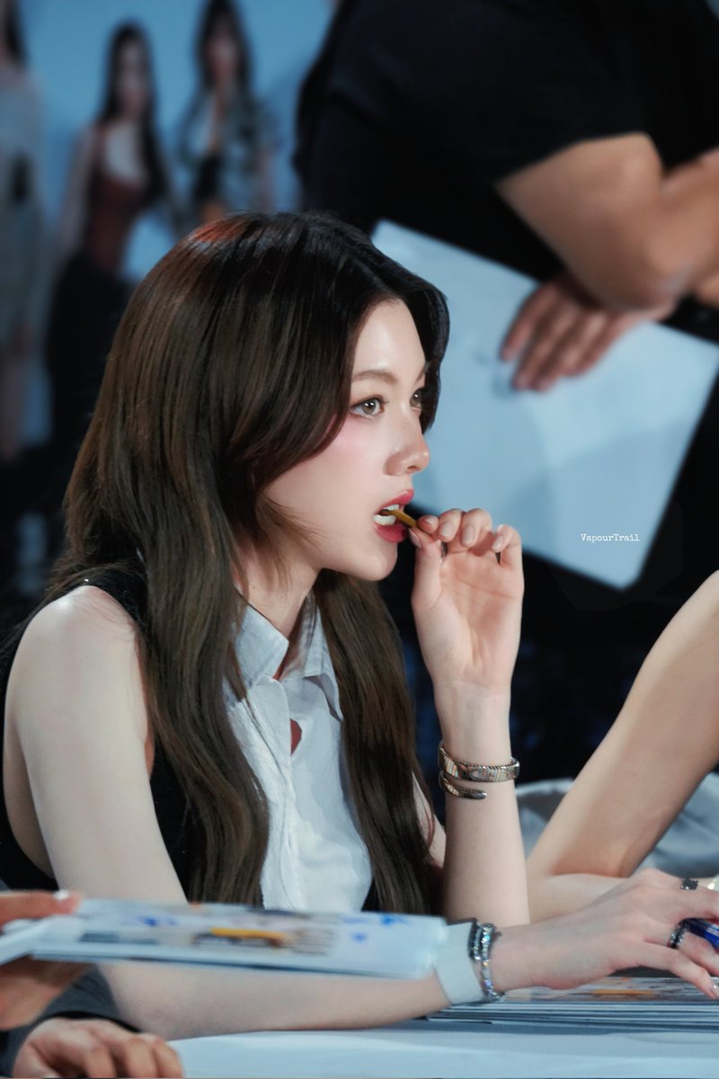 VapourTrail tweet media