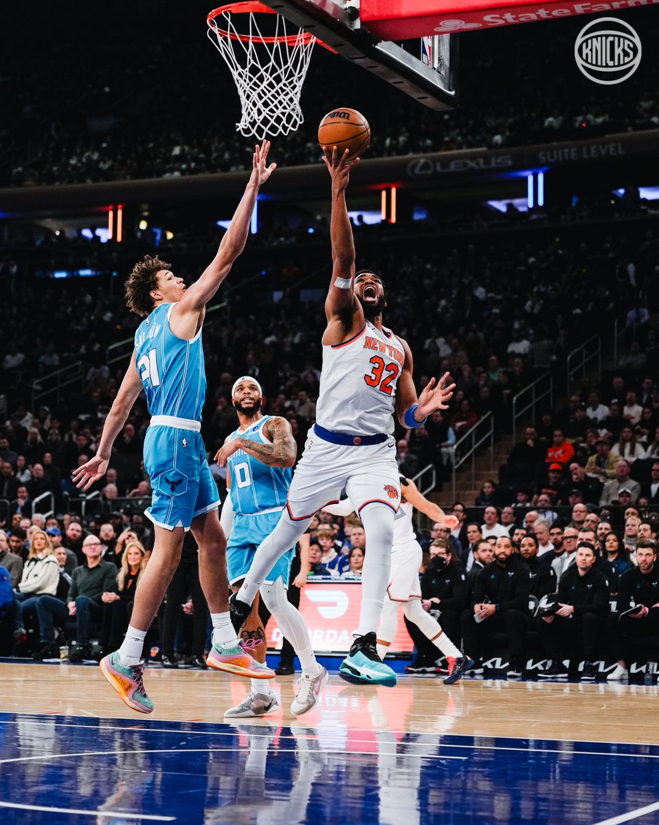 KAT currently leading the way halfway through the 2Q 📈
16 PTS | 8 REB | 2 AST (in 16 minutes)