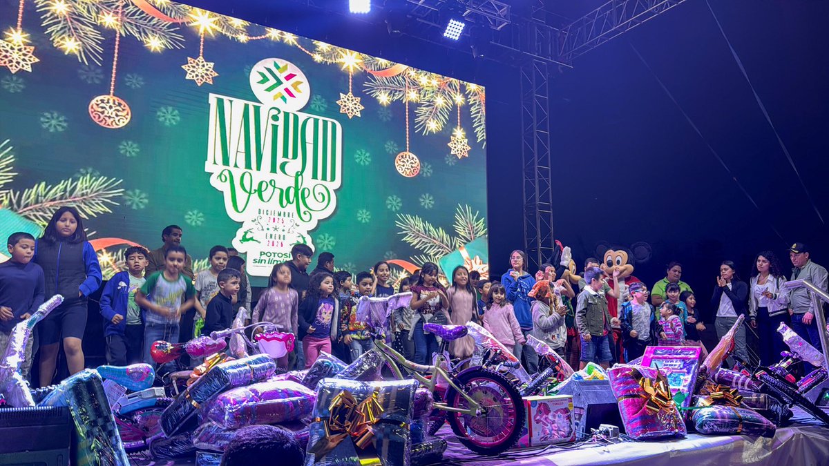 🎄✨ En apoyo a las familias de Av. México en la Industrial Mexicana, el Gobierno del Estado llevó una posada llena de alegría, entrega de cobertores y verbena para disfrutar una Navidad sin límites ❤️🎁🎶
<a href="/RGC_Mx/">Ricardo Gallardo Cardona 🇲🇽</a> 
#RicardoGallardo #PotosíSinLímites #SanLuisPotosí #NavidadVerde