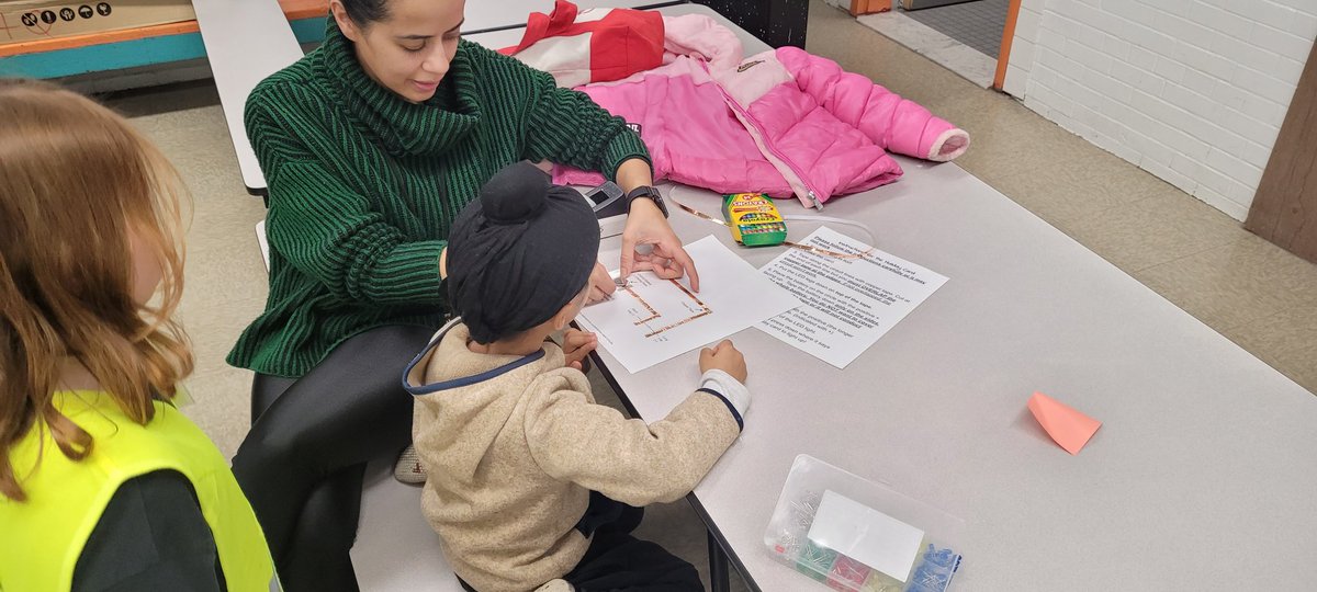 94QDavidDPorter's tweet photo. Holiday light up cards with paper circuit - always a hit! @PS94DavidPorter #DYI #copperwire #CSWeek2025 @PTAofPS94Q @NYCSchools @MrsQuartarone @D26Team https://t.co/bdoMY6rrRO