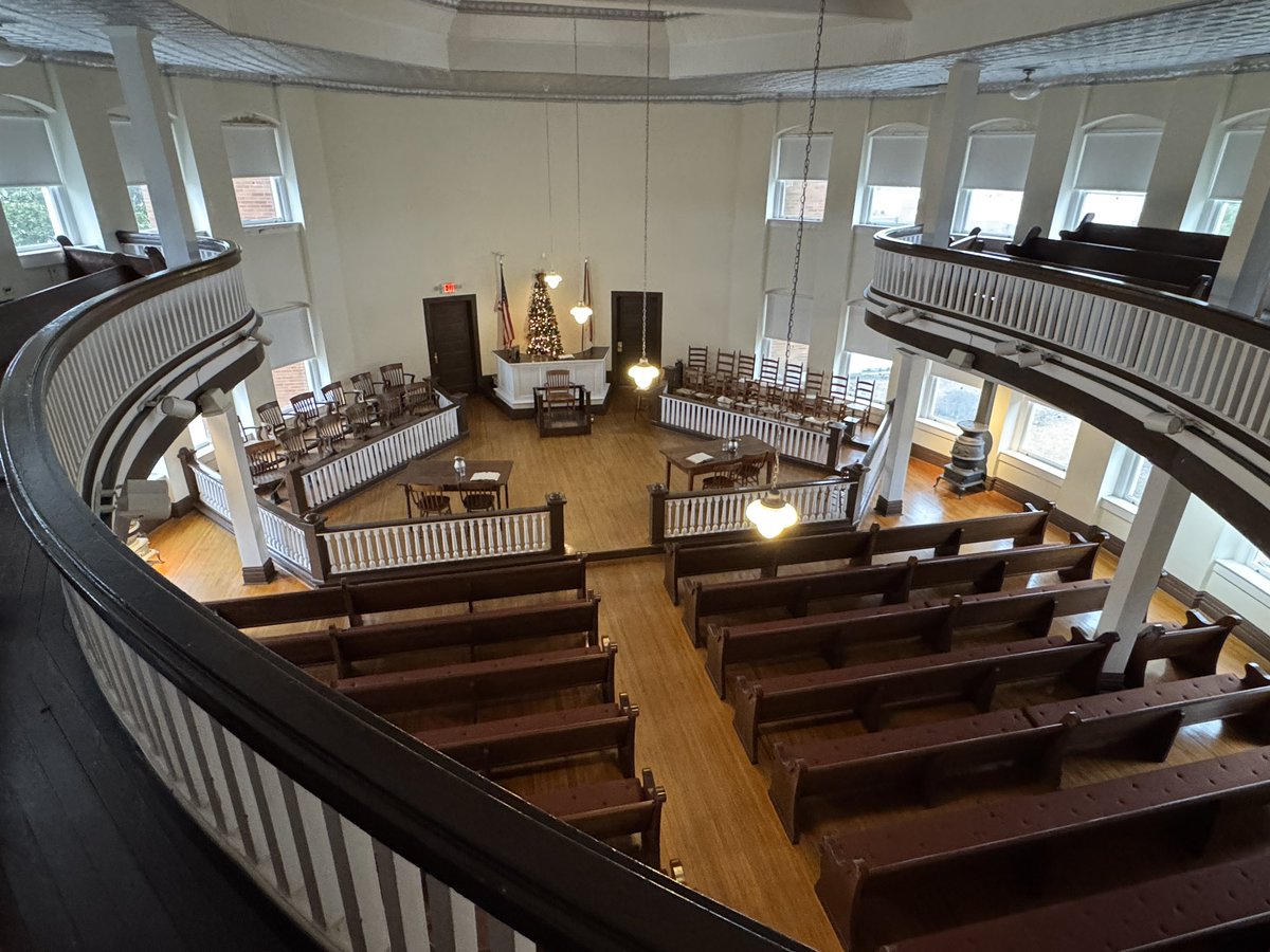 JohnHMerrill's tweet image. It was my privilege to be back in #MonroeCounty yesterday and visit with Monroe County Probate Judge Sonya Stinson at the courthouse in #Monroeville! After our visit, we had the opportunity to tour the historic courthouse featured in #ToKillAMockingbird by #HarperLee! #All67