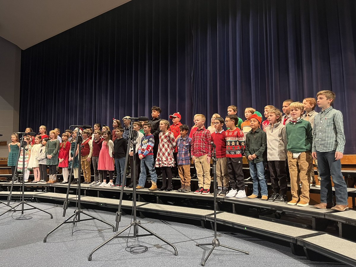 GES_Cougars's tweet photo. Nothing gets you in the holiday spirit quite like listening to children singing. We kicked off the holiday season with the K-3 concert tonight along with wonderful instrumental performances from some very talented 4th and 5th graders! #GESCougars https://t.co/BQuSW8WoUr