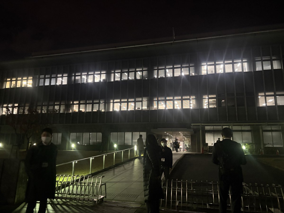 Le suivi de toutes les audiences du procès de l’assassin présumé de l’ex-Premier ministre Shinzo Abe a renforcé ma perplexité sur plusieurs aspects de la procédure judiciaire au Japon, m’a  davantage renseignée sur les stratégies des procureurs face à des avocats qui dans