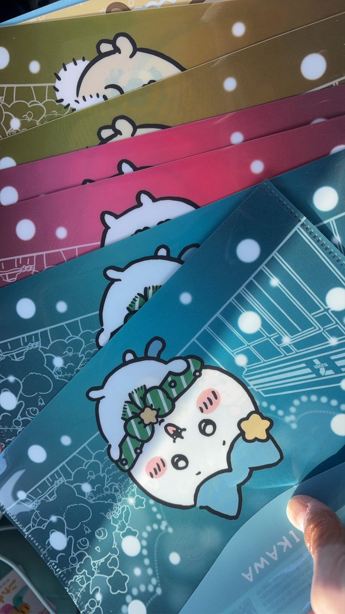 朝から戦争おつでした！仕事行く！！！すげぇ勢いでちいかわ無くなってく、、、田舎なのにすげぇ、、、在庫危なすぎてお友達の分も確保したけどいるかなぁ🤔