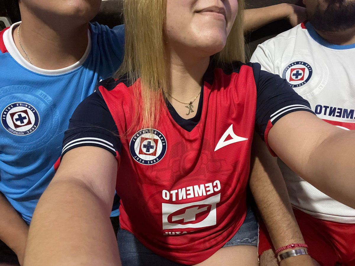Israel_IVS's tweet photo. #ClasicoCementero Nuestro escudo pesa, nuestro corazón late Azul!!! Hoy gana la Máquina...🚂 @TUDNMEX https://t.co/c6qHwIxI0i