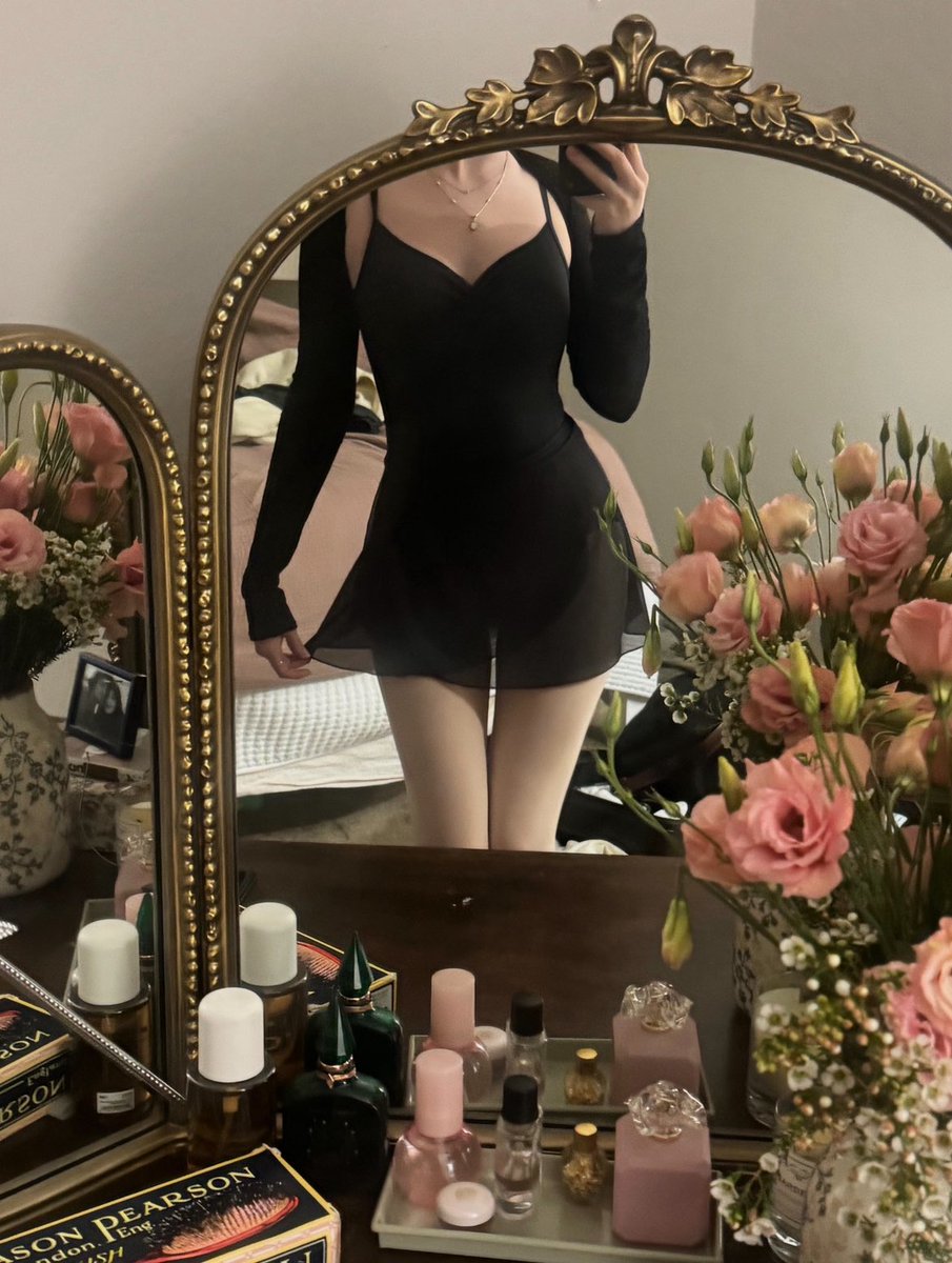 quirkdup's tweet image. return of the ballerina