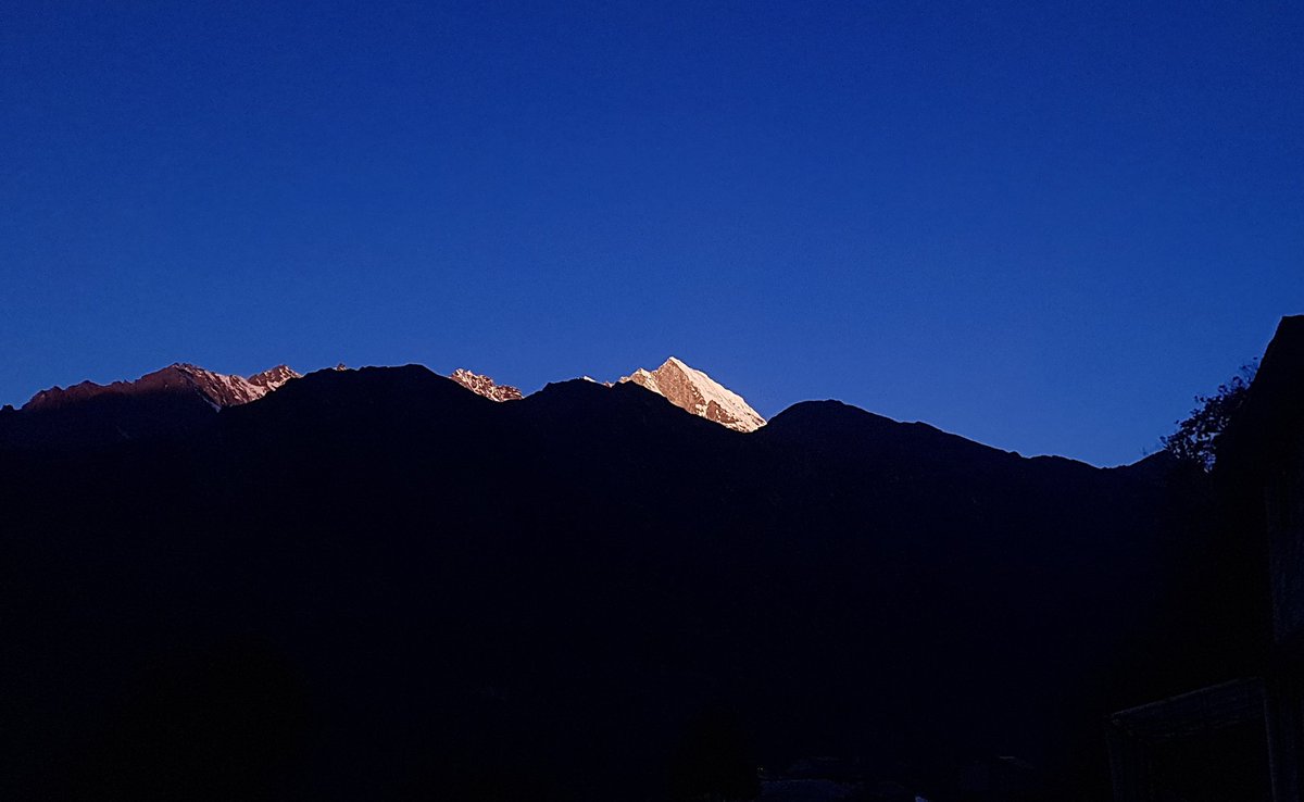 ameerrai's tweet image. सुनौलो घाम झुल्केन।