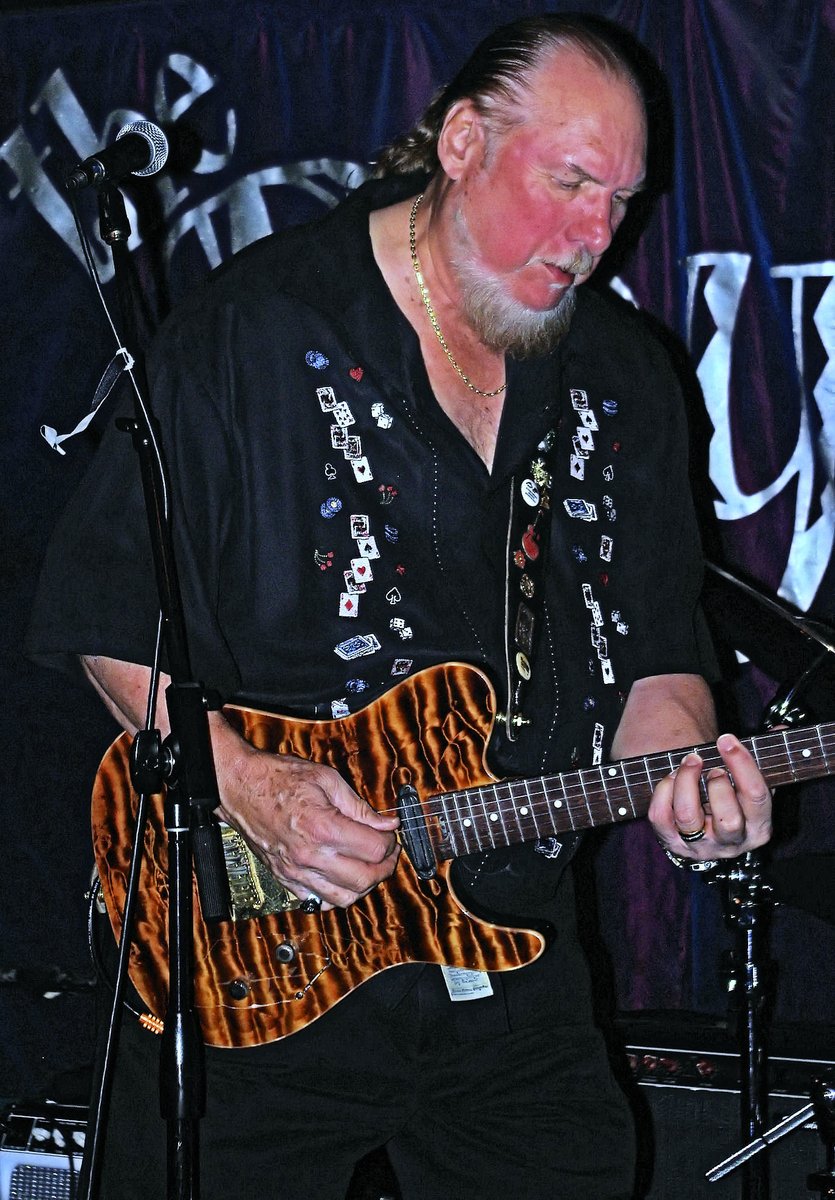 ACelebrityPhoto's tweet photo. RIP Steve Cropper. Always seems when famous musicians die, I have photos. These March, 2016 from @rhythmroomphx Have 2 signed guitars. Thank you Mr. Cropper for all the joy. https://t.co/NmWfr8qqHP