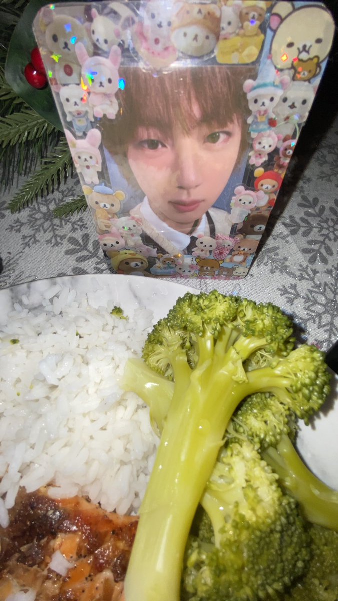 BorahaeMeal's tweet image. wait this #EATJIN x #FERN_EATS crossover