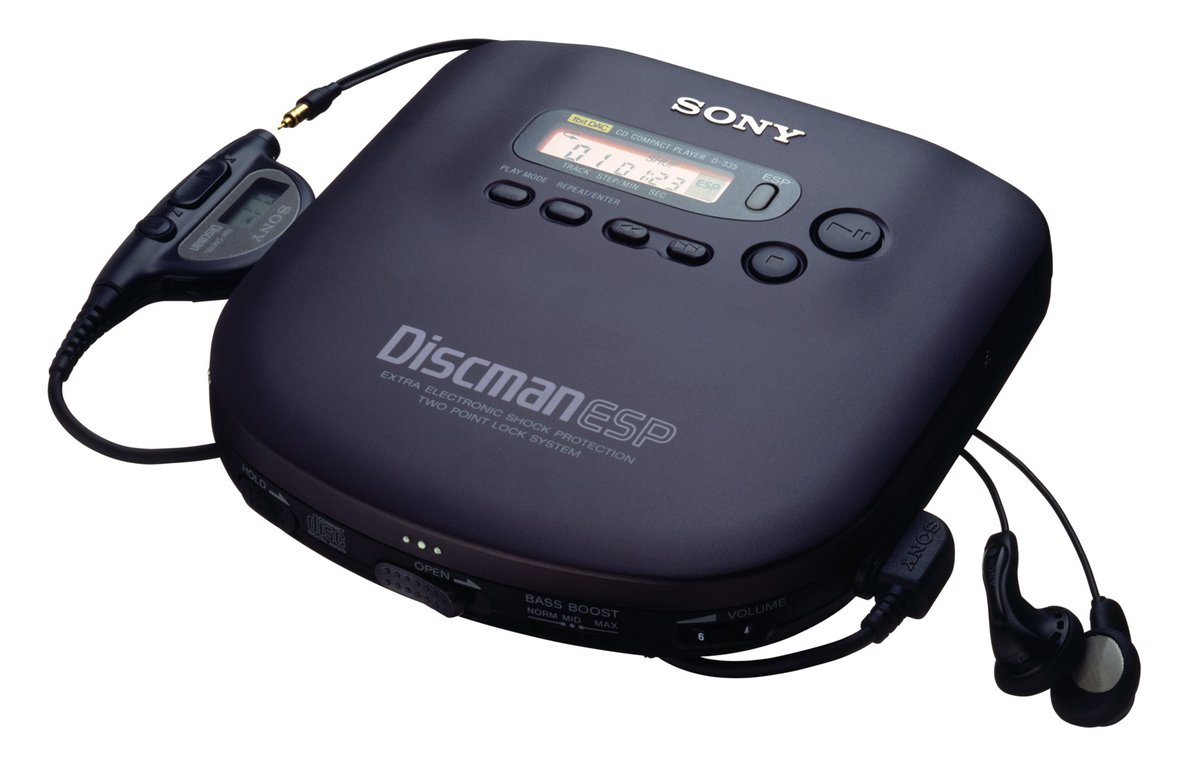 先日、兄弟共有してた初めてのディスクマン D-20 の話を書いたそばから