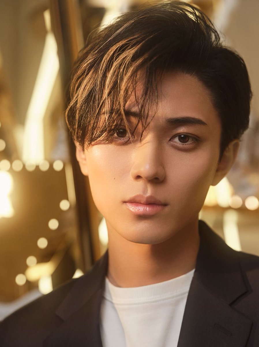 美し過ぎる🖤✨
鬼の花嫁の鬼龍院玲夜役起用理由の『誰もが認める美しさを持っていないといけない』と通ずる
ディオールさんでも圧倒的な美しさ
小田切ヒロさんがメイク担当されたというのも嬉しいなぁ
YouTube観てますよーヒロさーん
#永瀬廉　#Dior #小田切ヒロ