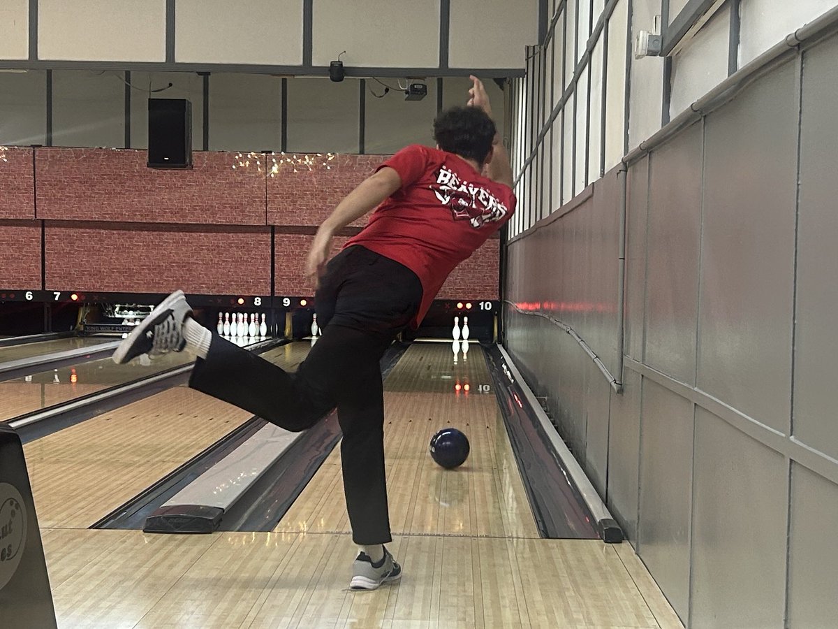 Beaver_Local's tweet image. Great to see our Beaver Local Bowling team taking on the Potters this evening