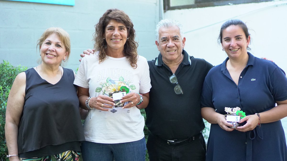 🌿Ambientando en el Centro Vecinal Colinas de Barrio Parque ! 

Hoy compartimos una hermosa jornada ambiental junto a vecinas y vecinos de la zona sur .
Gracias por recibirnos y ser agentes multiplicadores para que nuestra Córdoba sea una ciudad más sustentable .