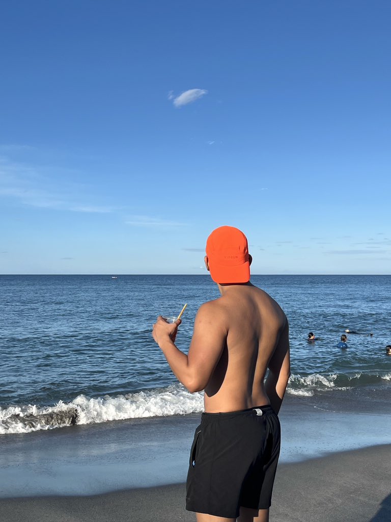 Slow mornings with my strawberry taho. 🍓