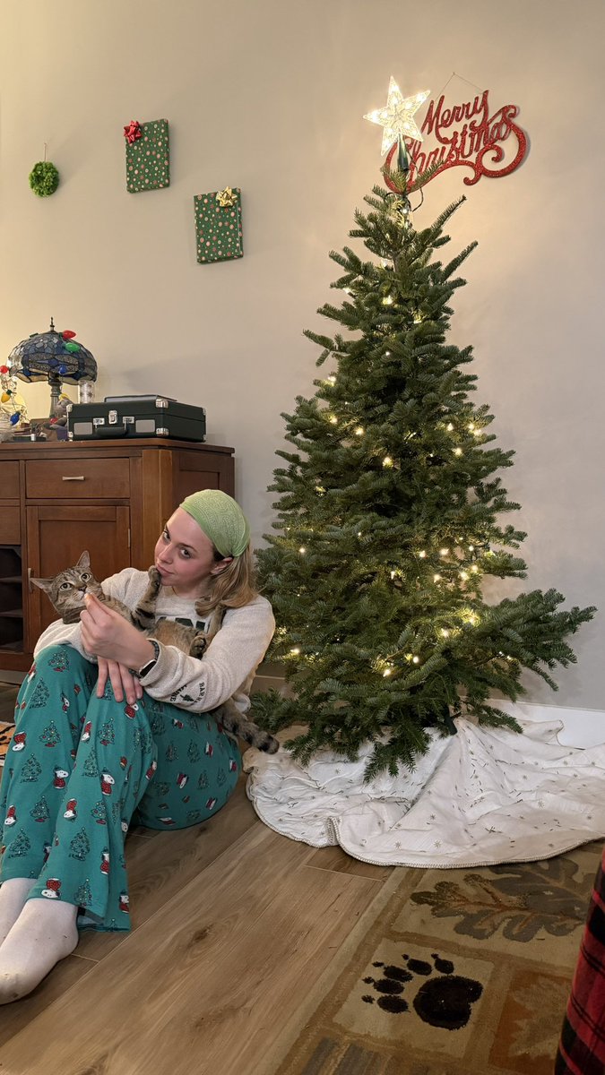 TylerKruszTV's tweet image. First real tree photoshoot…. harder than expected!