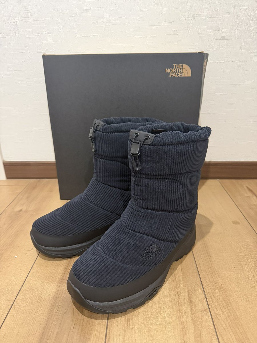 AleBit5's tweet image. 冬の相棒、今日から投入だな👢
さぁ冬、かかってこい❄️

#冬装備 #THENORTHFACE
