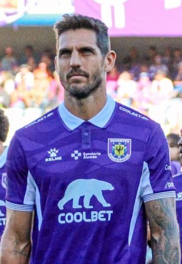 Nicolas Palma vaciando su bolsillo