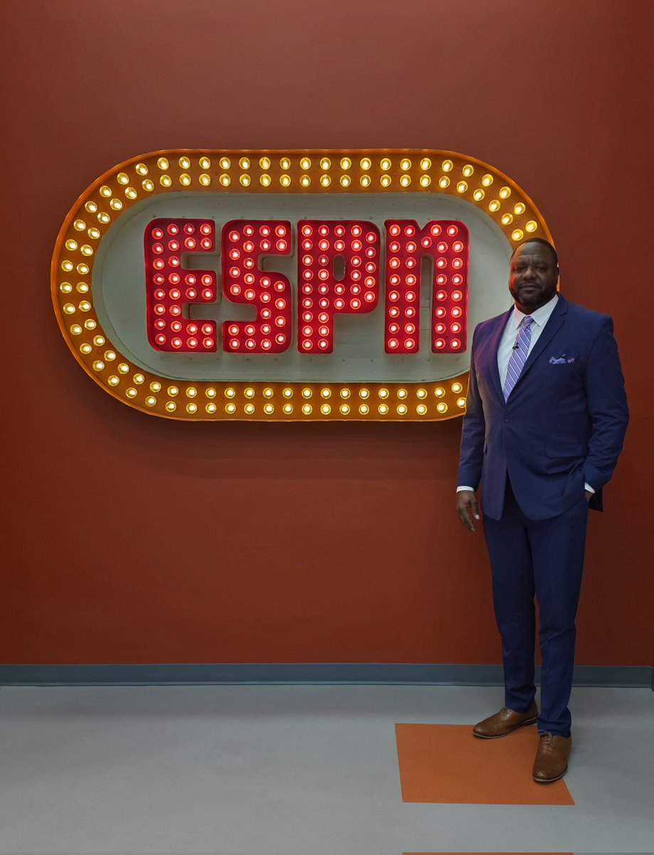 Ron Slay tweet media