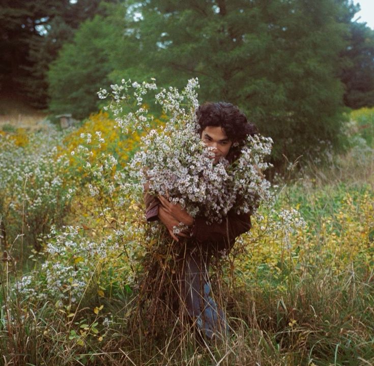 IrisTerroso's tweet photo. Heyyy Heather, happy third of December!! 🤎⭐💌🧣🍂🍪✨☕ #conangray #heather #ThirdOfDecember https://t.co/Tq8Czge4e7