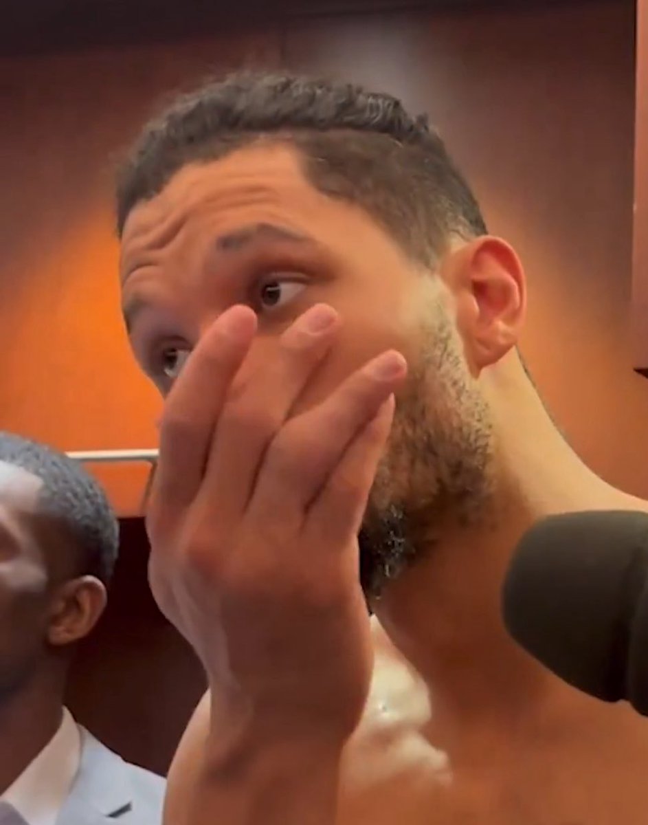 MainEventChris_'s tweet image. You&apos;re about to fall out of the car buddy