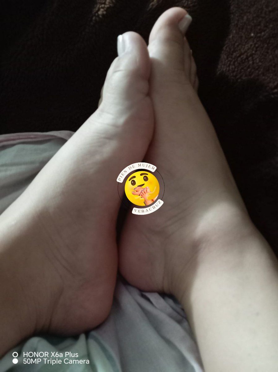 PiesDeMujerMX1's tweet image. #Mary #Tuxpan #HermososPies #RicosDeditos