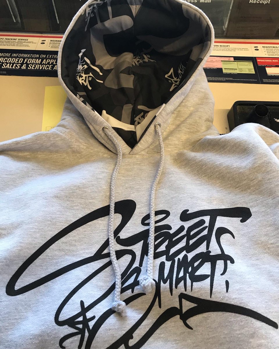 3waysss's tweet image. screenprinted hoodie I did a while back . designed a custom sheet of fabric and had mums friend sew it in the hood. #screenprinting #graffiti