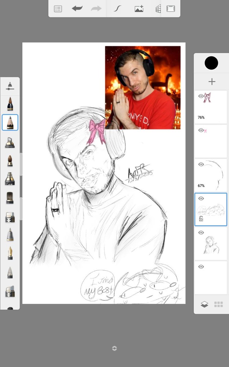 AVAFRDRAWZ's tweet photo. I decided to draw a bit of realistic kinda art for once, so I drawn my favorite YouTuber, Layzee!!! His videos never disappoint me💓🎀  I also colored it in ibis paint but I don't really like it. If you like to see it, lemme know in the comments!!

#Layze #Imactuallylazy #fanart https://t.co/XS9ShVKMzQ