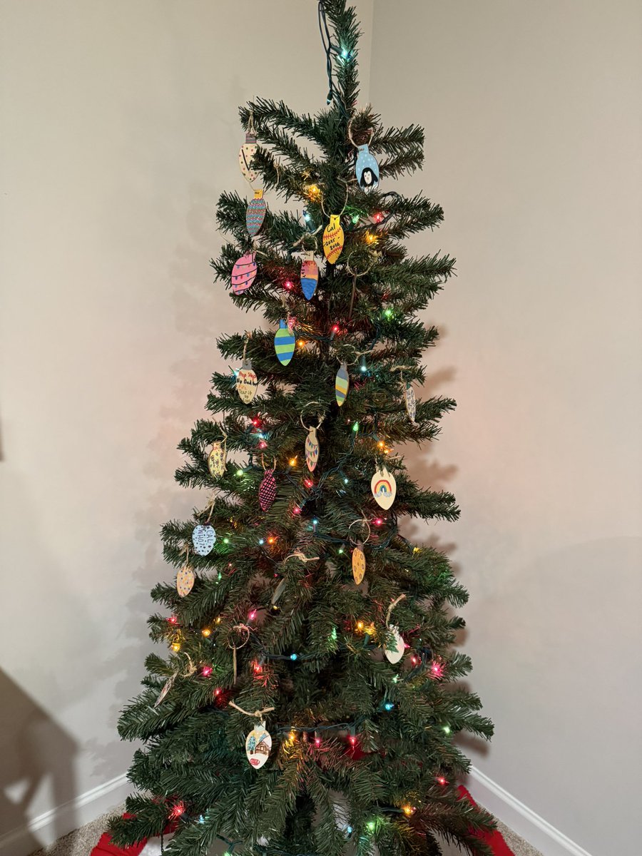 CALU_softball's tweet image. Our first “Thanksmas” is in the books!!! Great team meal together before the holidays!!! 🦃🎄