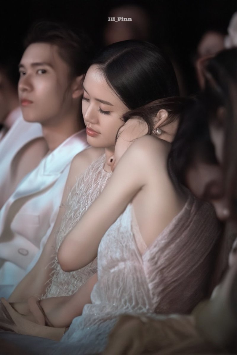 Good morning ✨ ✨ ✨ 

Life is not just a flat road but also has many twists and turns, you need to be calm to overcome them. Like after a storm the sun will appear and shine everywhere.

#ลูกหมีซอนญ่า #LMSY