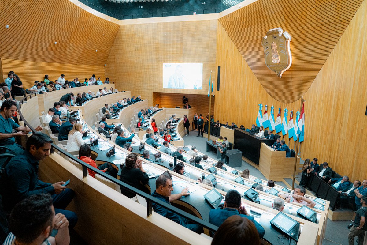 Hoy termina mi etapa como legislador, han sido dos grandes años de mucho aprendizaje y trabajo en el fortalecimiento de la calidad institucional de Córdoba.

En mi última sesión me tocó aprobar la primera lectura del Presupuesto 2026, que plantea una rebaja histórica de impuestos