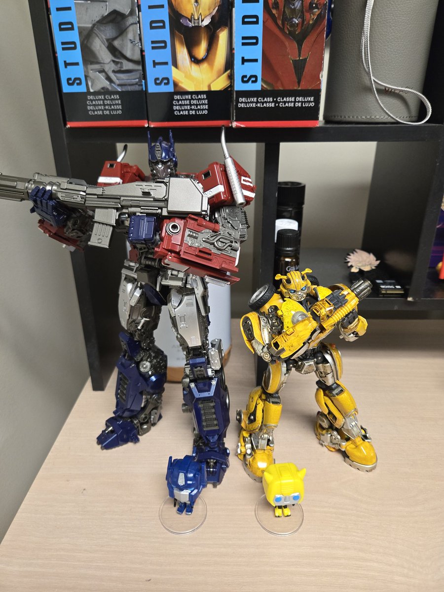 GlassHalfilled's tweet photo. @tftoy_pics Damn you're utilizing those joints way better than me. https://t.co/zhkauAZd3l