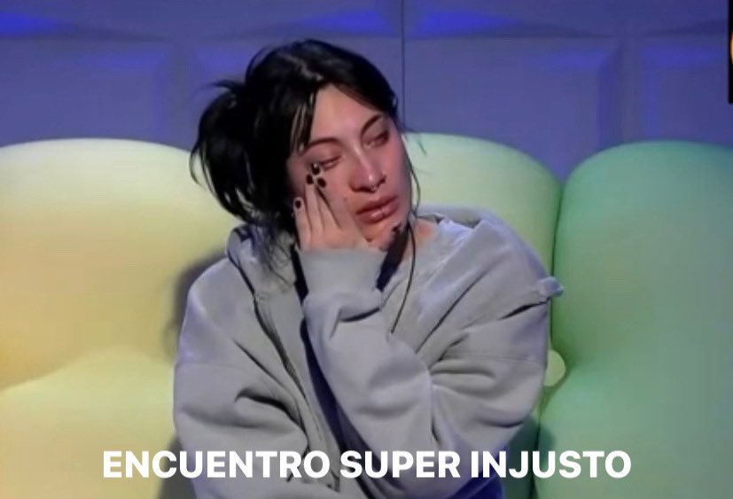 nazasolange's tweet photo. Si la faloon se hubiera caído o resbalado te creo que le dieran una 2da oportunidad, pero ella termino su baile y lo dio todo igual. Encuentro super injusto que a ella le dieran un 2da oportunidad y a Luli no, sobretodo cuando vieron lo estresada que estuvo ella #FiebreDeBaileCHV https://t.co/EhEpDS6fah