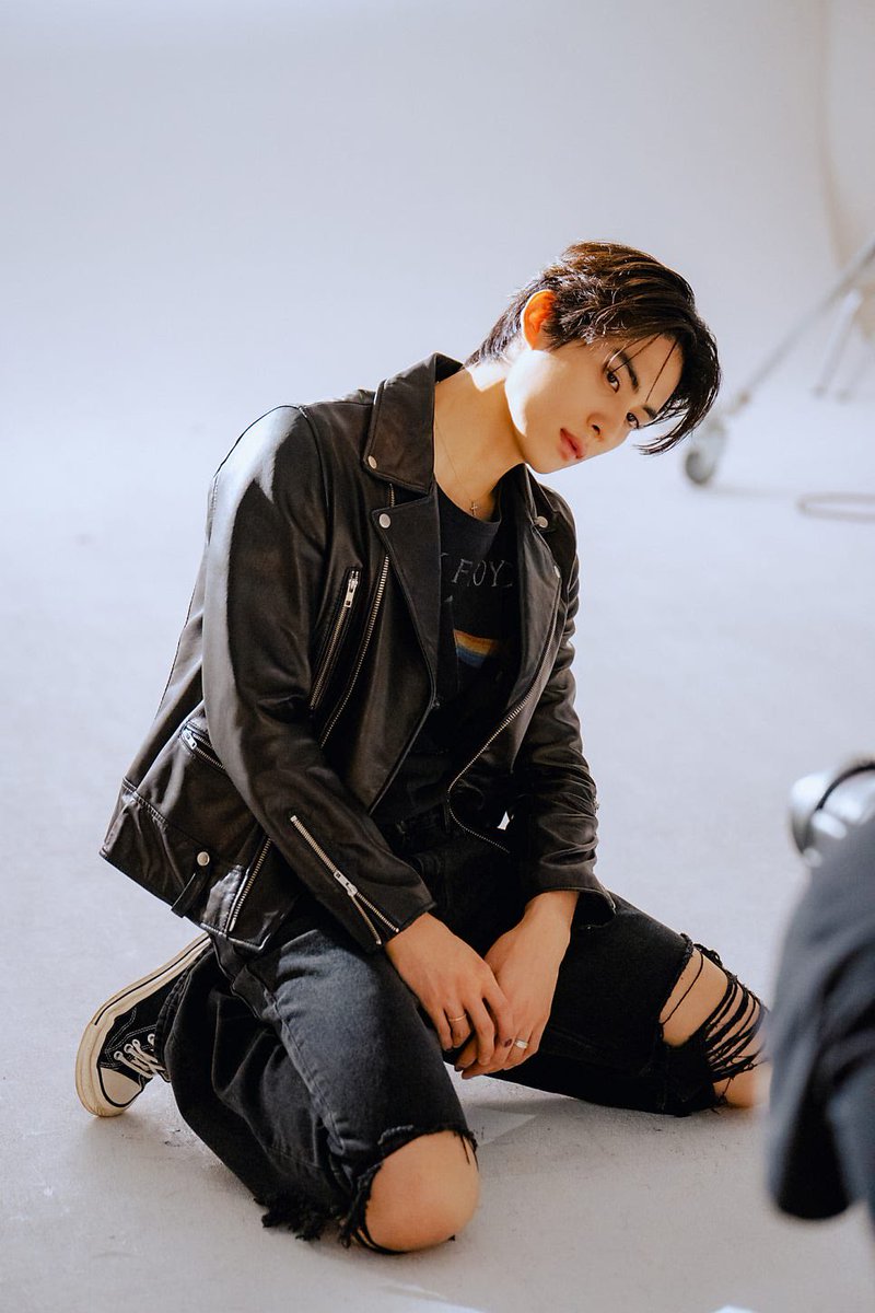 [FNC 네이버 블로그] 
유태양의 청춘은 바로 지금!

스물아홉 유태양의 지금,
‘턍로저’로서의 지금

시어터플러스 11월호 화보 비하인드

#유태양 #YOOTAEYANG #ユテヤン #SF9